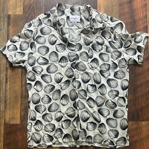 Goodfellow & Co Black and White Clam and seashell Print Shirt